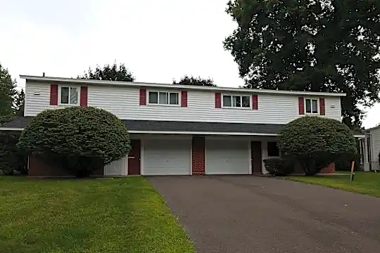 Longbranch Park Apartments and Townhouses Photo 1