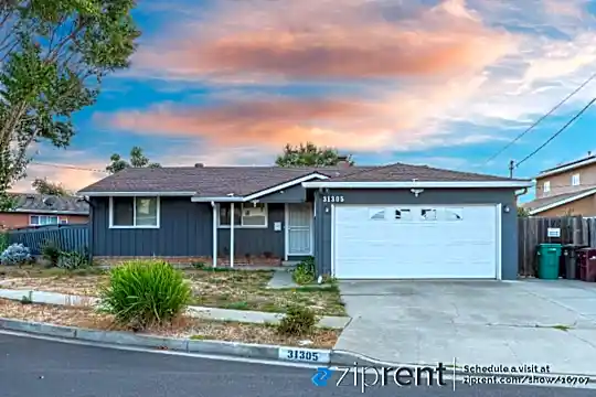 31305 Meadowbrook Avenue Photo 1