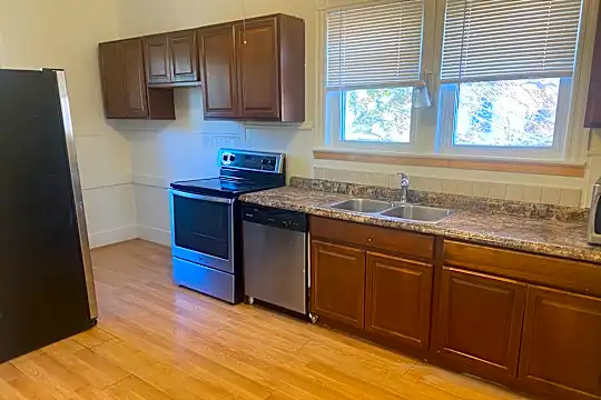 73 Wheeler Ave Photo 2