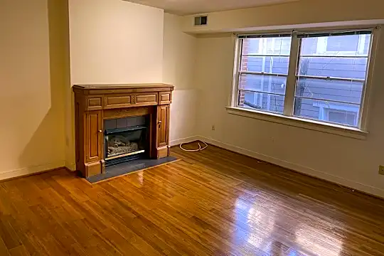 2298 17th St NW Photo 1