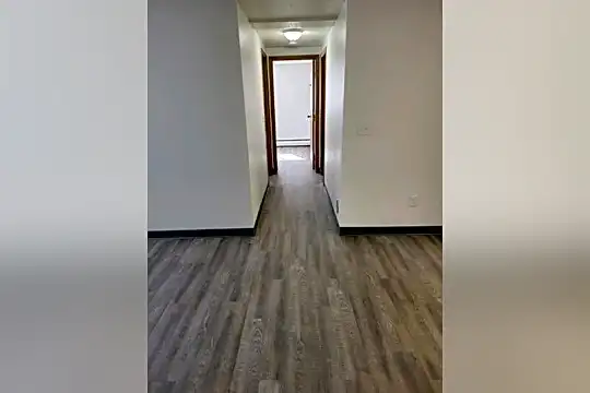 614 Dakota Ave Photo 2