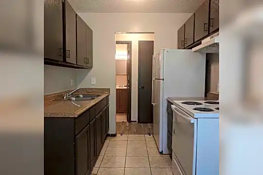 1865 Magnolia Ave E Photo 1