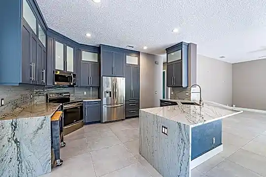 1650 SW 2nd Ave Photo 1