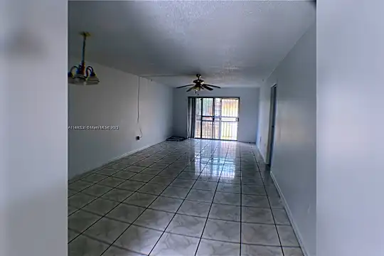 505 NW 177th St #218 Photo 1