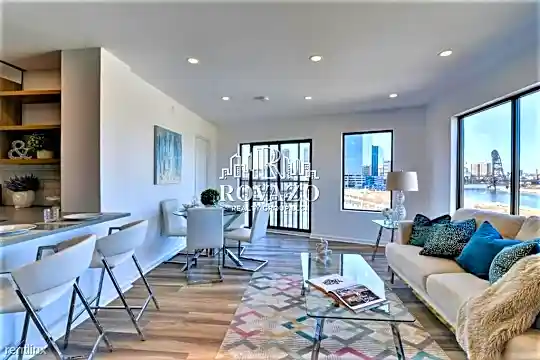 502 Market St Photo 2