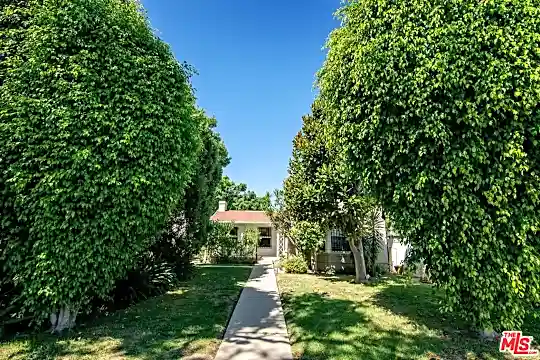 173 N Formosa Ave Photo 1