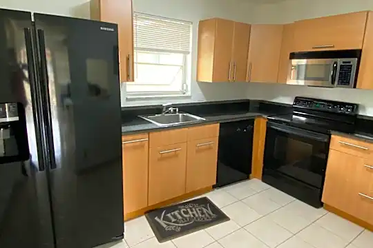 5373 SW 40th Ave #204 Photo 2