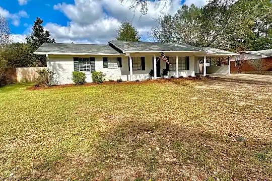 310 Danbar St Photo 1