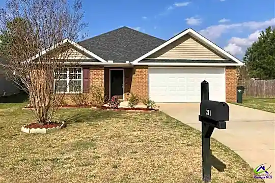 211 Station Way Photo 1