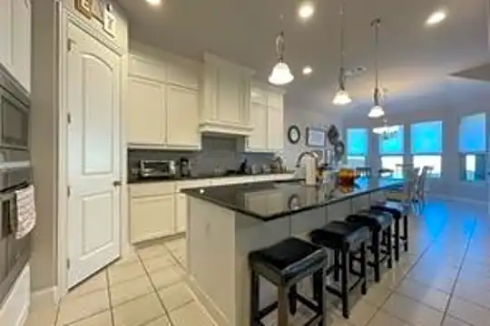 1105 Wheatland Terrace Photo 2