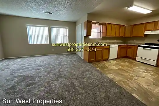 2203 N Tucker Ave Photo 1