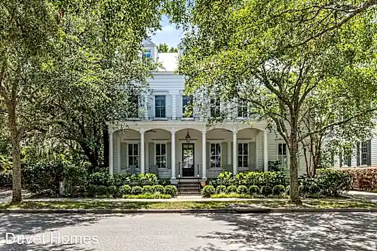 32 Mobile St Photo 1