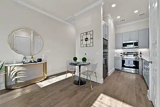 1107 Saffira Wy Photo 1