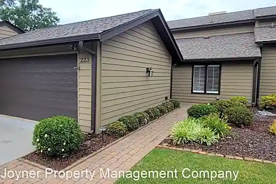 223 Goldfinch Cir Photo 1