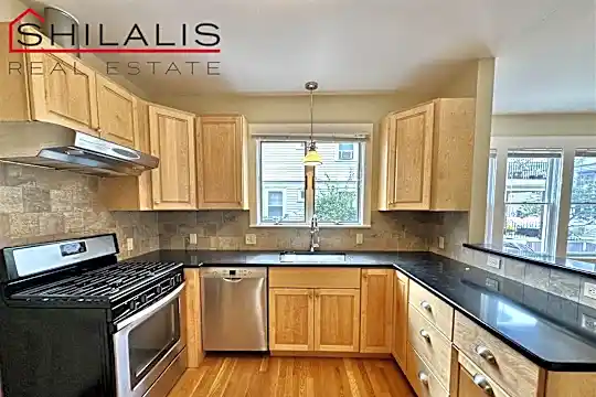 23 Brimmer St Photo 1
