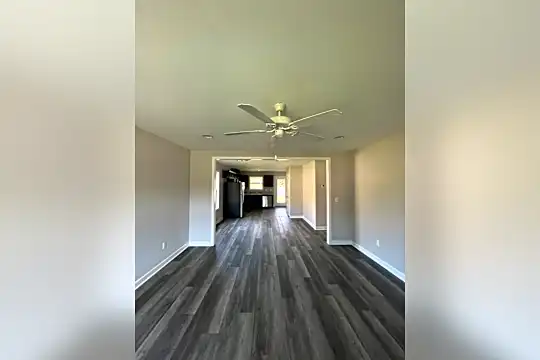 108 Bradford Cir Photo 2