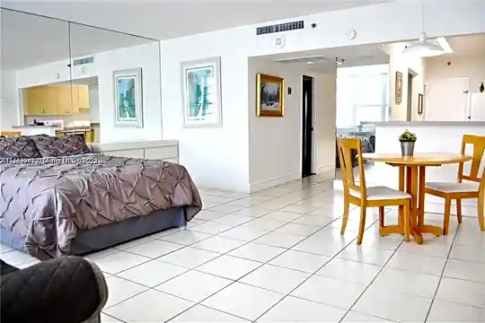 100 Lincoln Rd #828 Photo 1