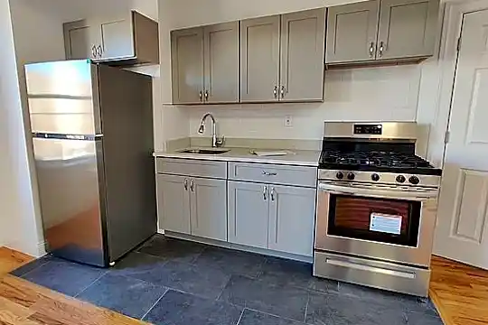 2080 Grand Concourse Photo 2