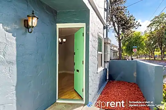 1235 Stanford Avenue, C Photo 2