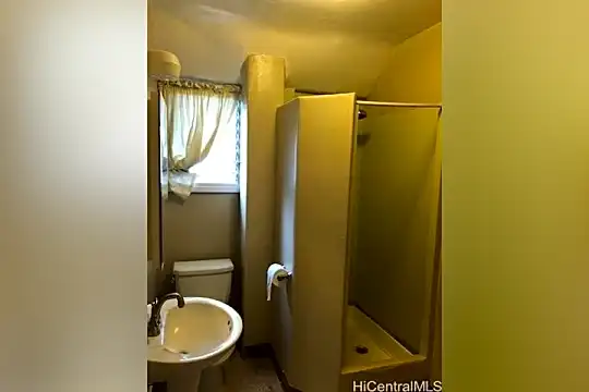 1717 Poki St Photo 2