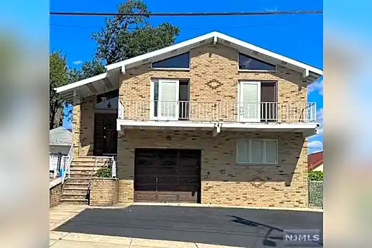 247 Morningside Ave Photo 1