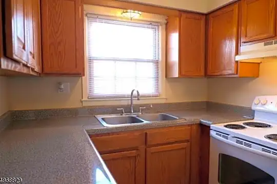 7 Hillside Terrace #6 Photo 2