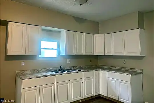 3349 W 63rd St Photo 2