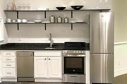 600 Kentland Dr #LOWER Photo 1
