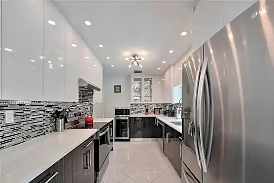 429 SE 3rd Terrace #0 Photo 2