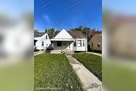 20437 McCormick St Photo 2