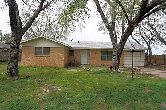 1001 W Beverly Loop Photo 1
