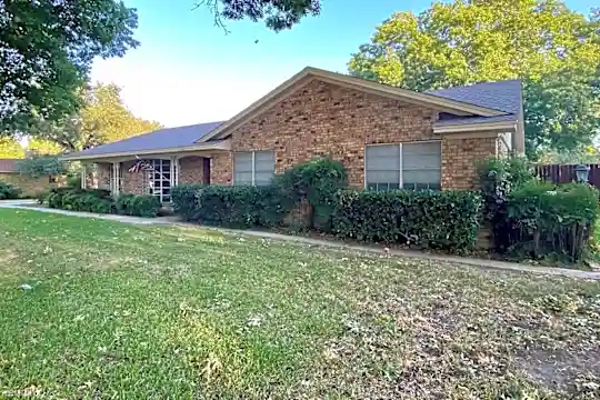 408 Mimosa Dr Photo 1