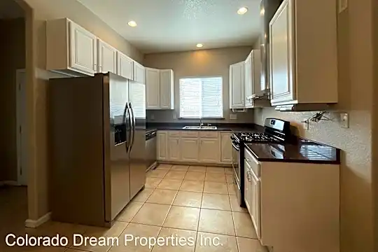 934 Mariposa Street Photo 2