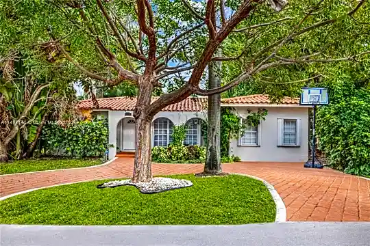 7711 Coquina Dr #0 Photo 1