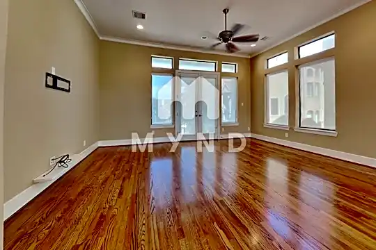 1411 Elgin Street Photo 2
