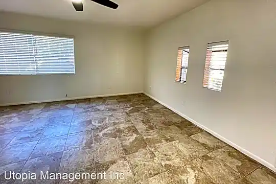 4472 Felton St Photo 2