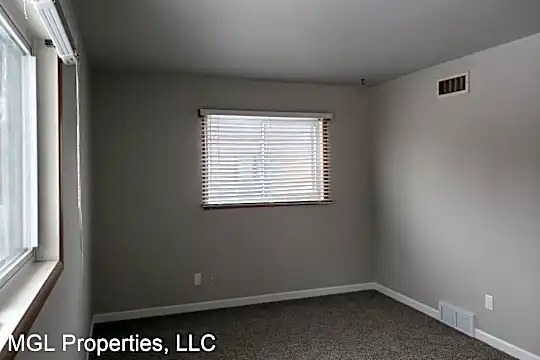 5402 S Ridge Way Photo 2