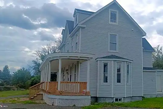 4312 Leeds Ave Photo 2
