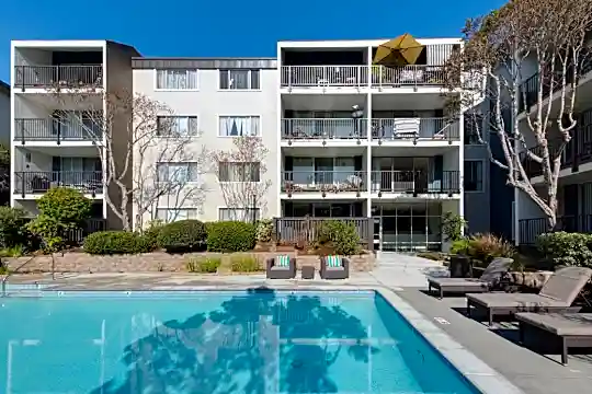 Belmont Terrace Apartments Photo 2