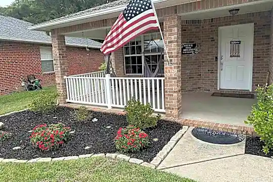 4836 Hilarita Cir Photo 2