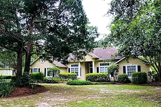 1024 Greenwillow Dr Photo 1