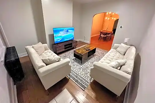 215 S Mount St Photo 1
