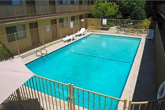 THE MONTEGO STUDIO APARTMENTS Photo 1