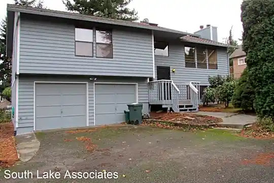 9006 Corliss Ave N Photo 1