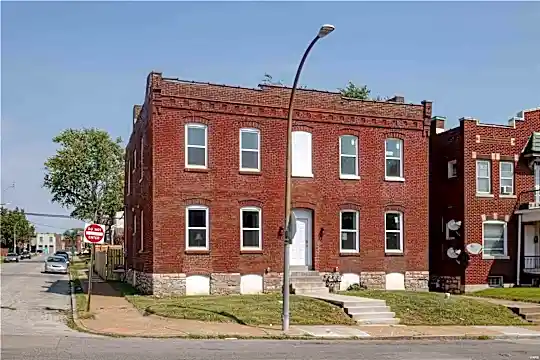 3457 Miami St Photo 2