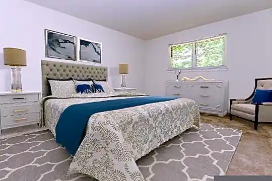 48 Henry Ct Photo 2