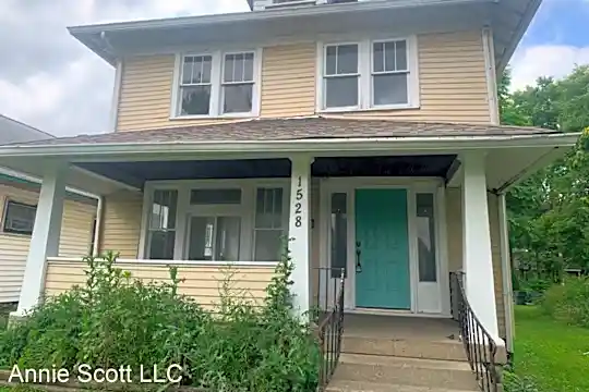 1528 N Gale St Photo 1