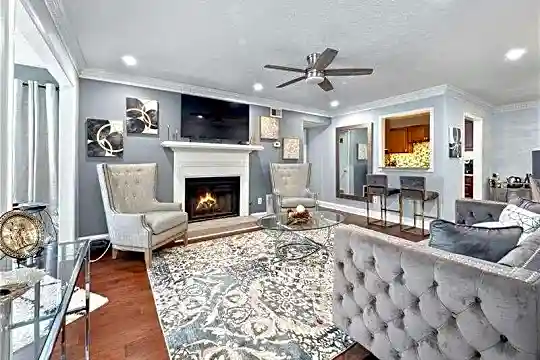 2101 Countryside Pl Photo 1