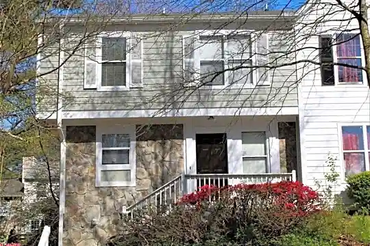 1068 Falling Water Dr Photo 1