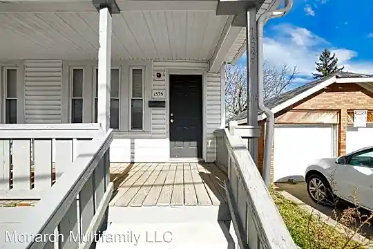 1338 Sullivant Ave Photo 2